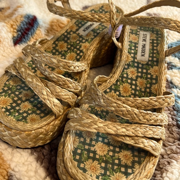 Steve Madden Shoes - Wicker wedge sandals☀️